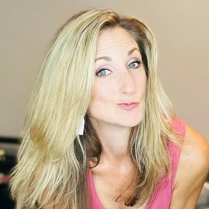 Meet your Posher, Chrissy